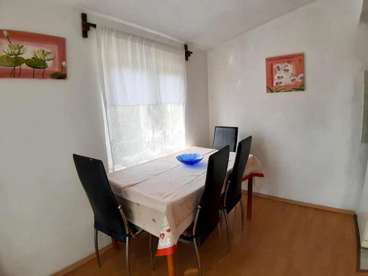 Apartment Marica Grebastica Bagian luar foto